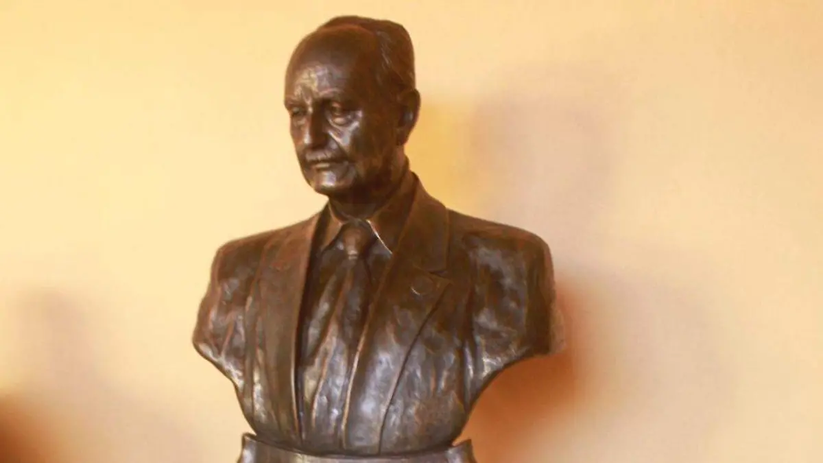 El busto del cronista Pedro Ángel Palou Pérez fue develado este lunes en la Casa de la Cultura del municipio de Puebla, en el marco del cuarto aniversario luctuoso